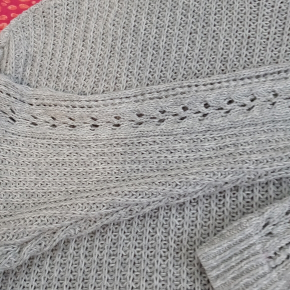 AEO Sweater - Picture 2 of 3